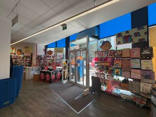 Lloguer Local Comercial  Calle verdi. Excelente local en calle verdi  santa coloma de gramenet