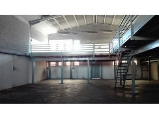 Rent Industrial building  Calle forja la. Nave industrial en alquiler en viladecans