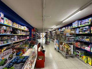 Lloguer Local Comercial  N/a. Local de gran superficie en gran via corts catalanes