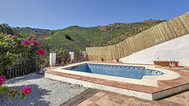 Foto 8b6c5a06-136a-44e6-8186-88525bf9dd23. Masia amb aparcament piscina a Almáchar