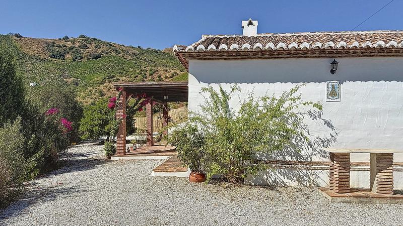 Foto 8fdd7f5a-64c7-427d-a60f-a5acf2e611c9. Masia amb aparcament piscina a Almáchar