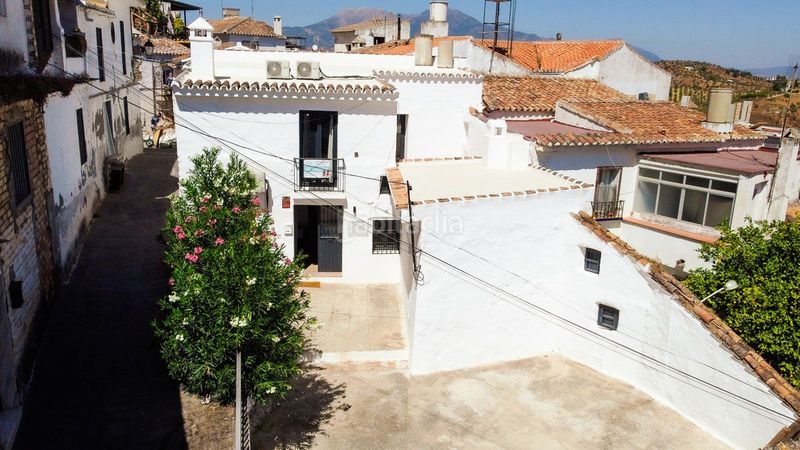 Foto 8ed81626-7d25-41e7-bb64-c68e8edf57f8. Casa adossada a Guaro