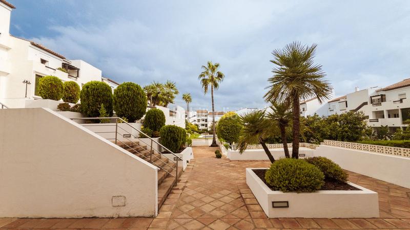 Foto 0401226c-3719-4229-b630-3ebbde697543. Duplex con parcheggio piscina in Bel - Air Estepona
