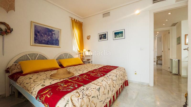 Foto 77a4a19a-a06e-4733-97fb-b5fb3afbdd70. Duplex con parcheggio piscina in Bel - Air Estepona