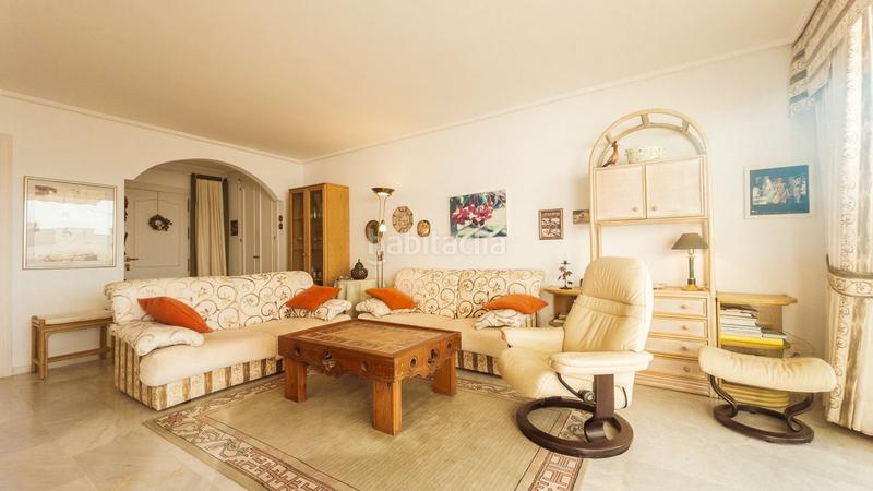 Foto b245e272-67aa-43e8-81f2-68ce48ae21dd. Duplex con parcheggio piscina in Bel - Air Estepona