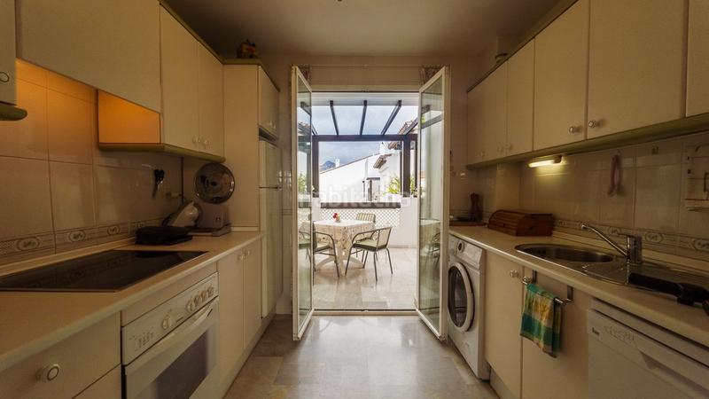 Foto d643e957-9a45-48d2-bd35-5ce5900a7fe9. Duplex con parcheggio piscina in Bel - Air Estepona