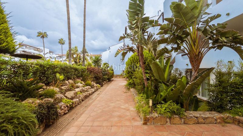 Foto d8f47fcf-7423-4e79-a230-ad92d21526b3. Duplex con parcheggio piscina in Bel - Air Estepona
