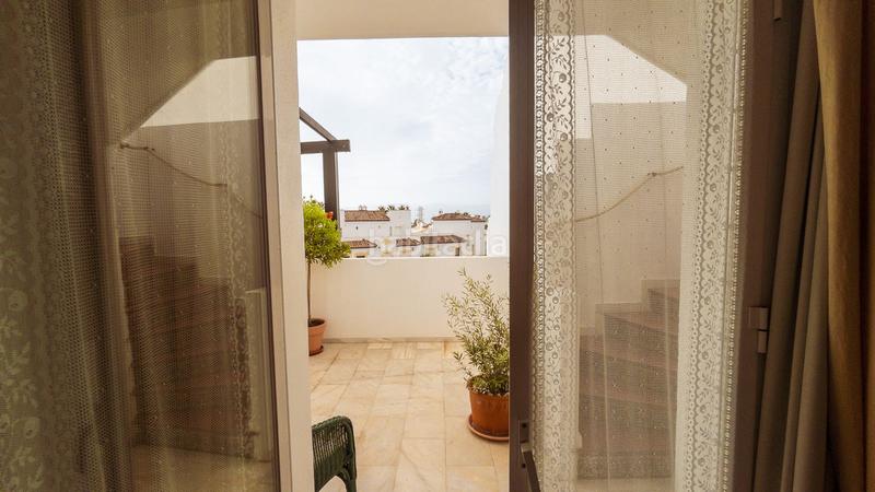 Foto f4be9d00-37ef-4835-ae73-5daee9b05828. Duplex con parcheggio piscina in Bel - Air Estepona