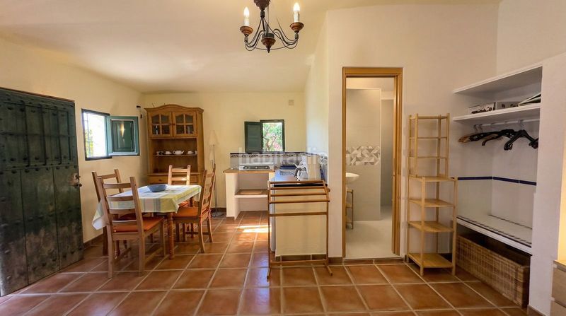 Foto a67acc60-f1af-4d78-8cd0-d2b850ca2863. Masia amb aparcament piscina a Álora