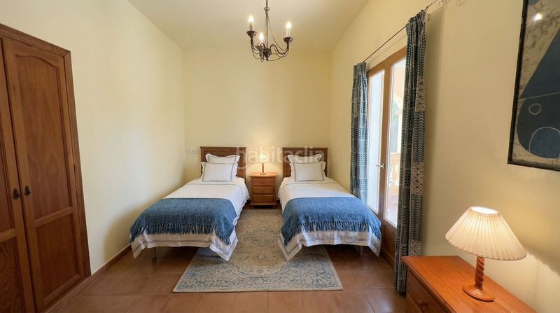 Foto e3289684-d2e9-4d80-8d5d-fb124d472ab1. Masia amb aparcament piscina a Álora