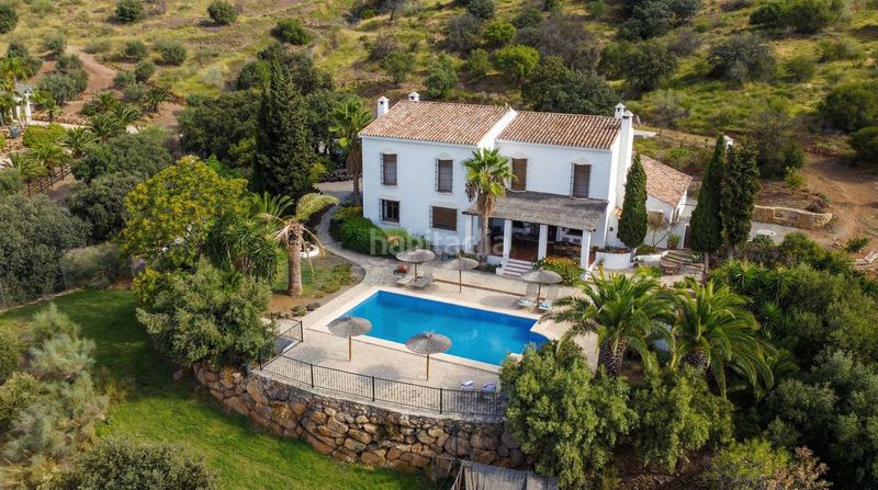 Foto ebf564e1-da48-418b-9c9b-cd1917216d46. Masia amb aparcament piscina a Álora