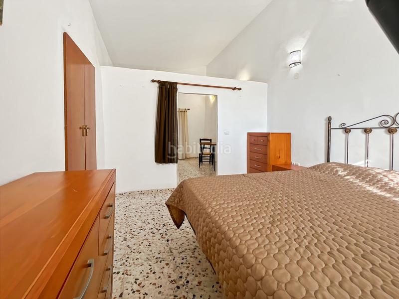 Foto 0653d8c7-ab32-47cd-812e-2d335a42481d. Reihenhaus mit parking in Cútar