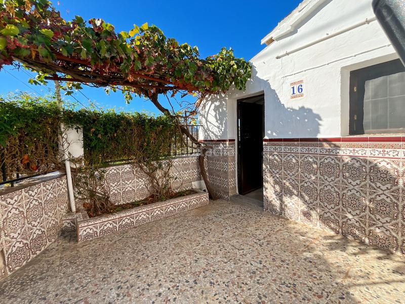 Foto 07eb1981-8070-403d-a803-bdb6a44fe6cd. Reihenhaus mit parking in Cútar