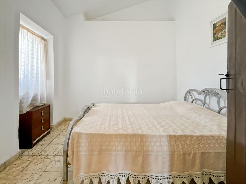 Foto 141993d3-2304-4730-8952-1ba19005e168. Reihenhaus mit parking in Cútar