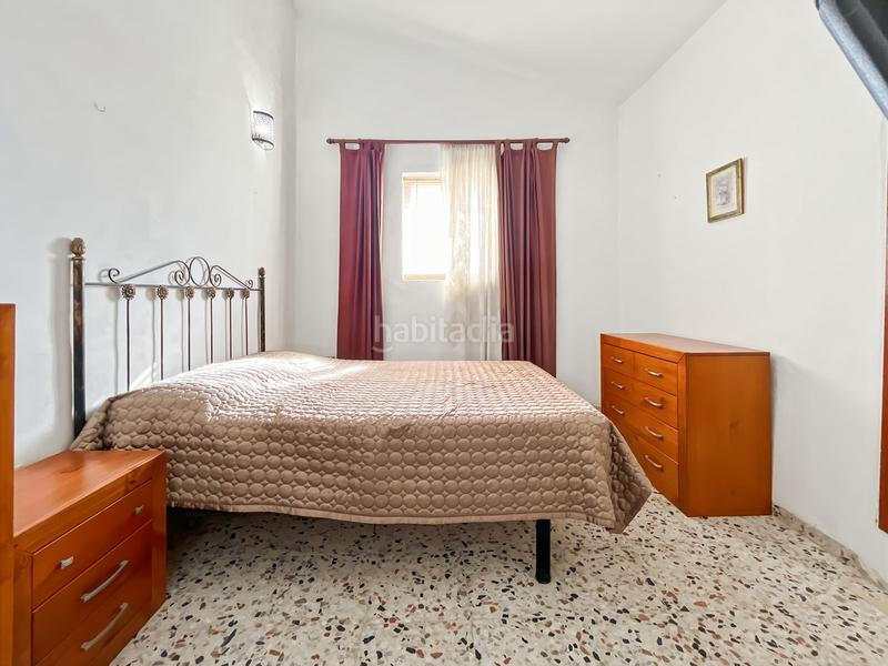 Foto 44d3a01d-2bb3-422d-903b-2350f044f3cc. Reihenhaus mit parking in Cútar