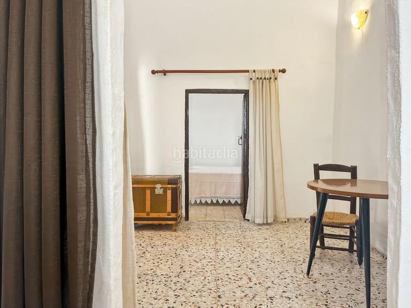 Foto 849f8265-4190-4e23-8b43-b8cfaddec634. Reihenhaus mit parking in Cútar