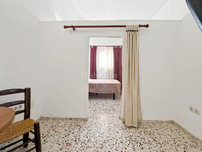 Foto d0fc7219-2aef-40c6-9dd9-646f5a495dff. Reihenhaus mit parking in Cútar