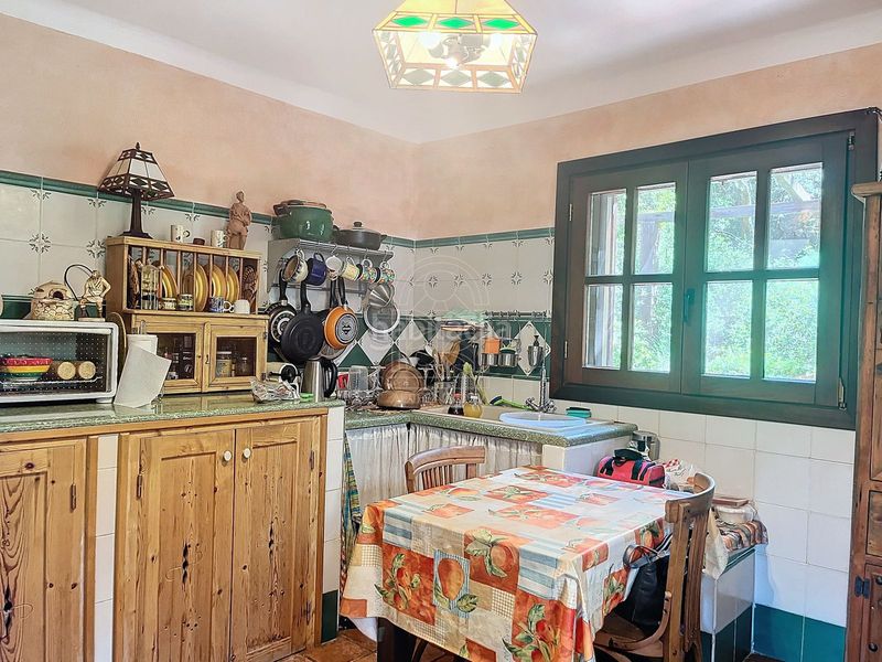 Foto 0ab118dd-1eba-4ea6-ac62-2322fc199f3c. Masia a Comares