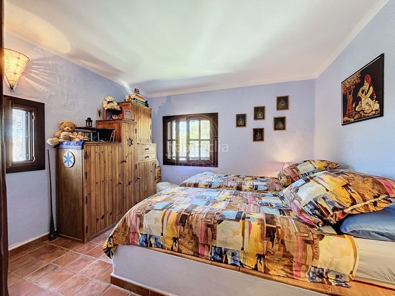 Foto 27da00b0-ebe2-4bda-abdd-795f733ee8e1. Masia a Comares