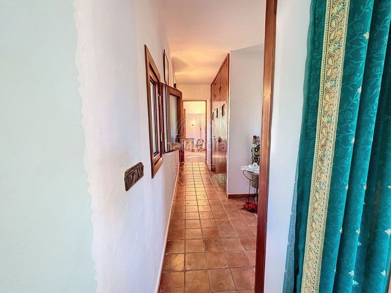 Foto b6bd6545-244f-4cd2-ac68-d71d96301bc9. Masia a Comares