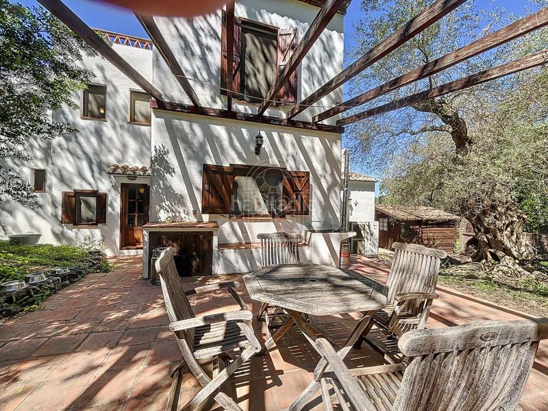 Foto d7f9bad7-ce06-48b3-a383-ee5c0979cad4. Masia a Comares