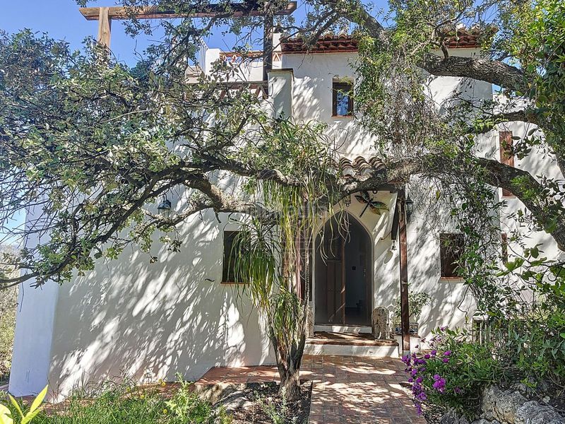 Foto feabdc8b-5e15-4bef-be2b-035c1f686e10. Masia a Comares