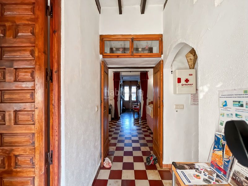 Foto 50997f06-e0c2-48ce-aa16-7a2b6f887620. Casa adossada amb aparcament a Comares