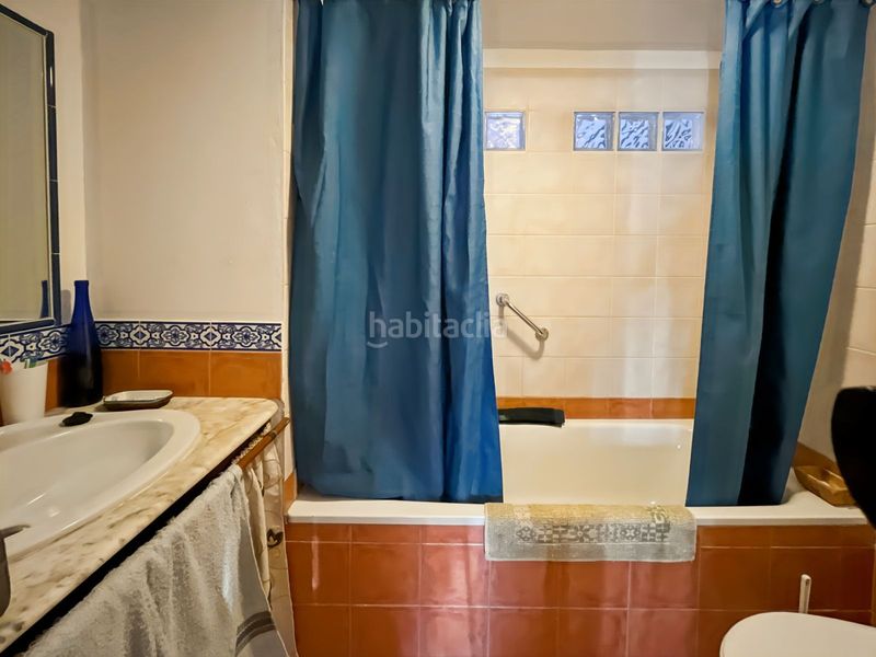 Foto be9e08bd-edd7-458e-9a68-b9aff5cd8a86. Casa adossada amb aparcament a Comares