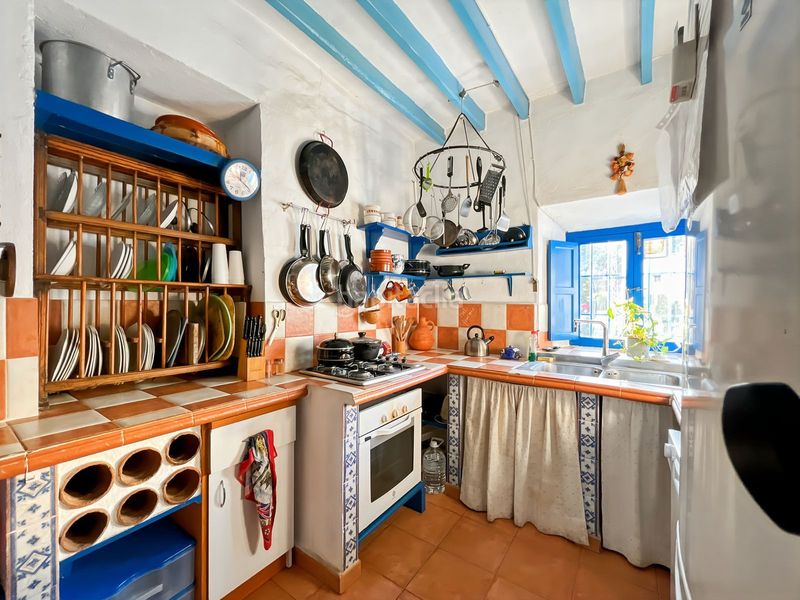 Foto e0d0f248-81e8-4588-ab85-c0954dd81d4d. Casa adossada amb aparcament a Comares