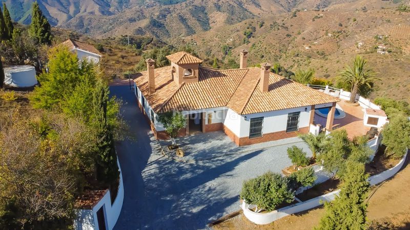 Foto 0a84d462-195c-4200-8678-52c9a8f1beee. Masia amb aparcament piscina a Olías Málaga