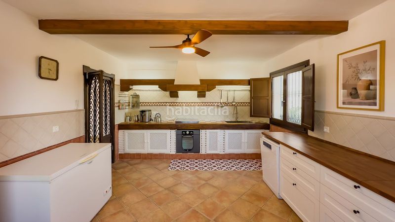 Foto 145aa14a-5324-4457-b936-7929c4fd23ea. Masia amb aparcament piscina a Olías Málaga