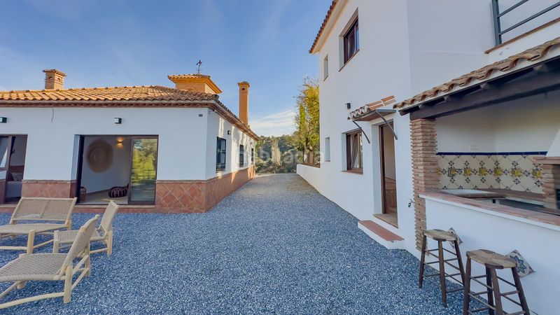 Foto 27ca8289-01f5-486a-9920-f047887e61f9. Masia amb aparcament piscina a Olías Málaga