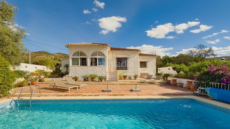 Foto 12a1d522-daf2-477e-906b-945e85bd8bf3. Chalet en Almogía