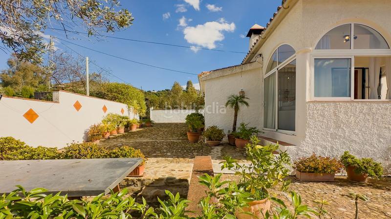 Foto 95bb2eb0-7ac3-48b3-b0d4-aea31b1d8806. Chalet en Almogía