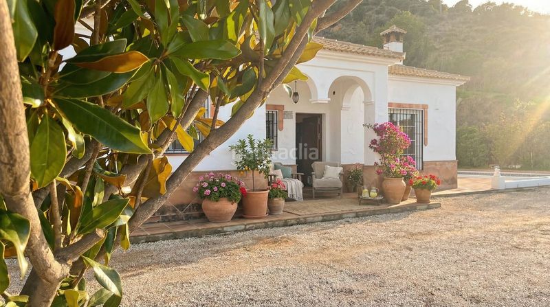 Foto fd7b978e-83d3-454d-ac6e-36616f7629c3. Chalet en Colmenar