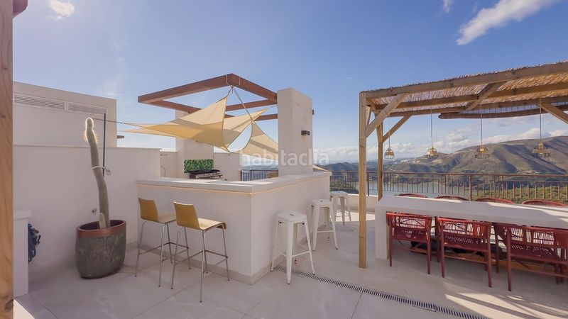 Foto c7c79305-ce47-4647-8703-84372fee4476. Àtic amb aparcament piscina a Istán