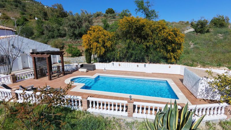 Foto 87b2a863-11e3-48c2-9133-6972cc26fa96. Xalet amb aparcament piscina a Cómpeta