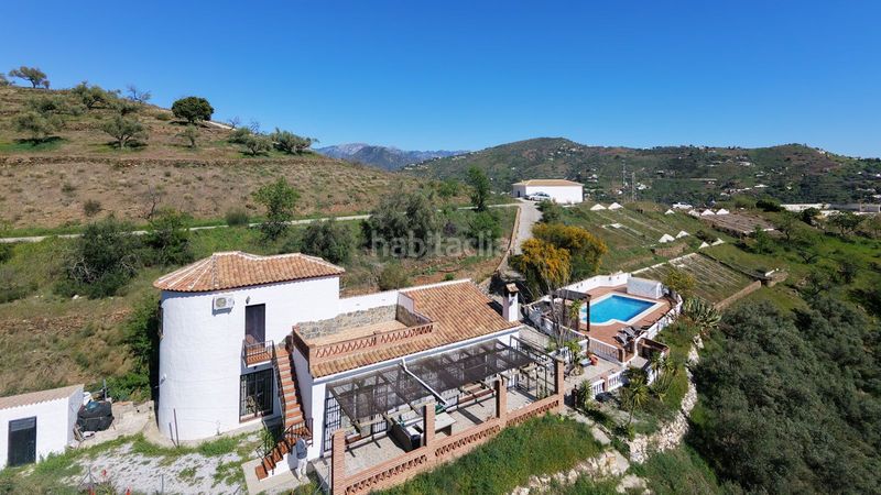 Foto d51d81e7-eace-4447-bb8f-61137aa5b476. Xalet amb aparcament piscina a Cómpeta