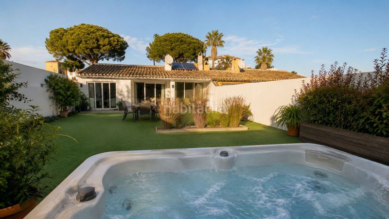 Foto 1f32558d-75e5-4df8-b162-75f516a85d91. Casa adossada amb aparcament a Calahonda Mijas