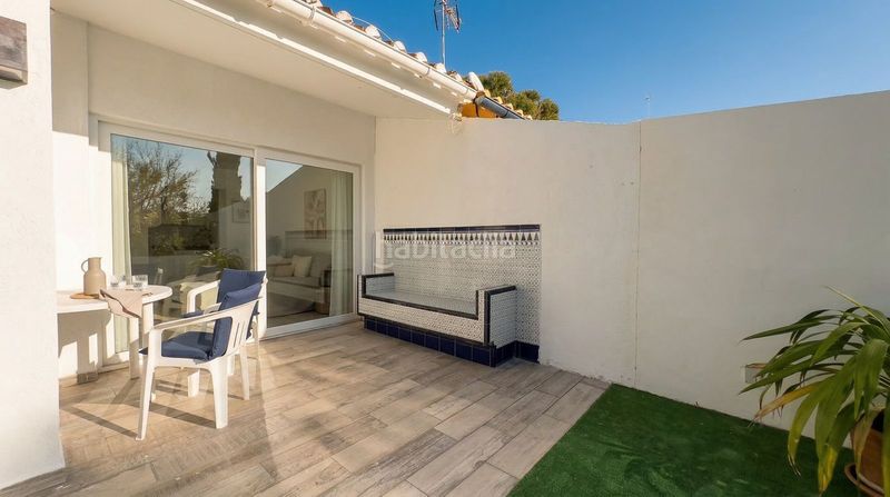 Foto 73f655b0-1e64-4d66-aee2-62b466c8ced5. Casa adossada amb aparcament a Calahonda Mijas