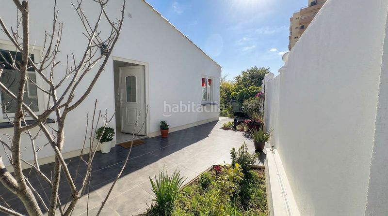 Foto a40c1be4-9b45-424d-b27d-382d86dd5b28. Casa adossada amb aparcament a Calahonda Mijas
