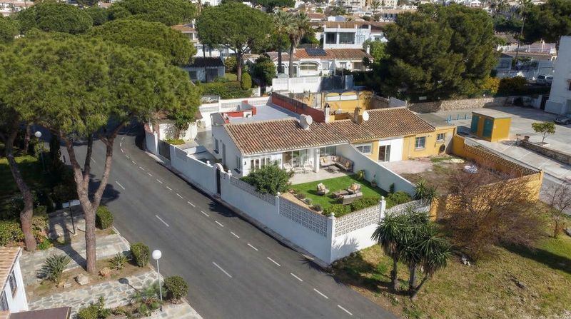 Foto ebbd7e3b-3a37-4af5-b9a4-7a20658d3d16. Casa adossada amb aparcament a Calahonda Mijas