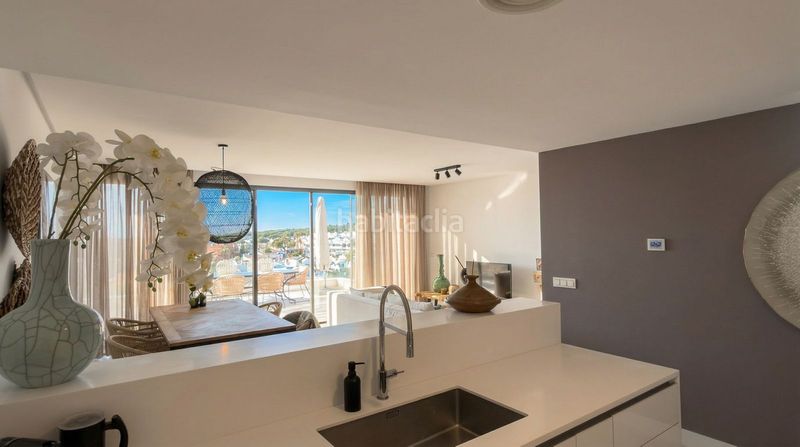 Foto 28136126-f5f2-422c-a24a-db04d2edf59c. Dúplex amb aparcament piscina a Cabopino - Artola Marbella