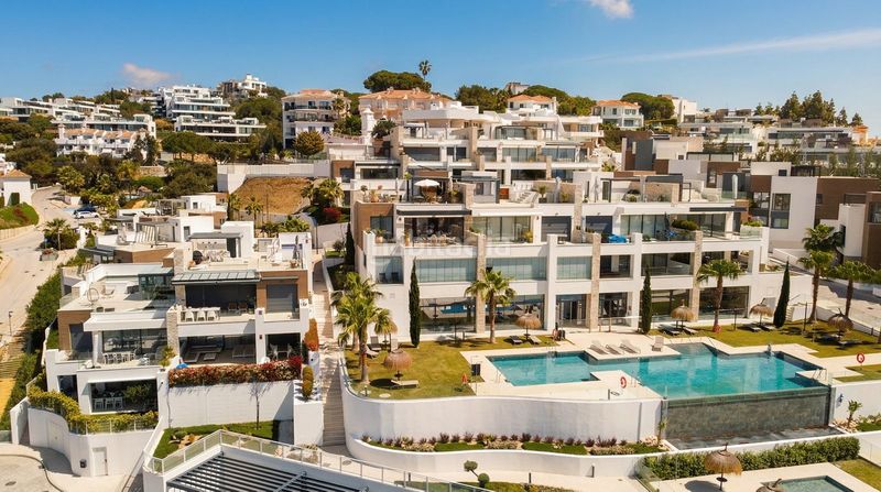 Foto 38783f3c-d1b6-498c-856c-52c995710bae. Dúplex amb aparcament piscina a Cabopino - Artola Marbella