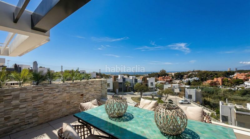 Foto 6c8a0d63-2468-43ec-aceb-4878343e5772. Dúplex amb aparcament piscina a Cabopino - Artola Marbella