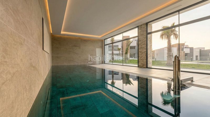 Foto 80d316a8-edfb-4bd0-a5fa-65ee190175cd. Dúplex amb aparcament piscina a Cabopino - Artola Marbella