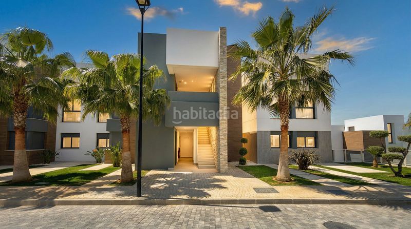 Foto d5536b5f-bba8-4015-8e28-1dfa640acb17. Dúplex amb aparcament piscina a Cabopino - Artola Marbella