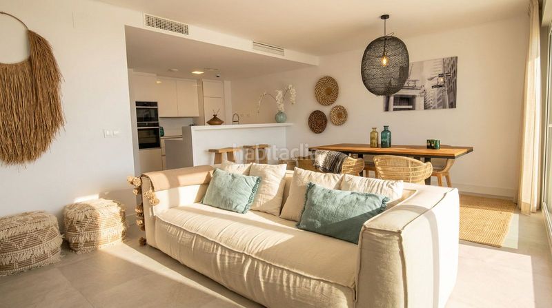 Foto e9d9dbf7-9142-400e-8254-3e131661e923. Dúplex amb aparcament piscina a Cabopino - Artola Marbella