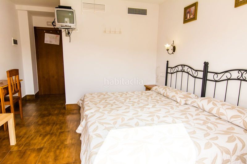 Foto b9073708-cde3-4ead-b0b9-07cf78dd50cd. Local comercial a Tolox