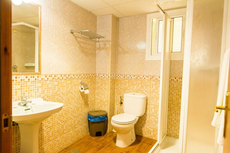 Foto c6f8cf76-427f-4f36-8147-3a8db82ac4e6. Local comercial a Tolox